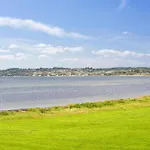 Beautiful Ground-floor With Sea View Perfect For An Coastal *