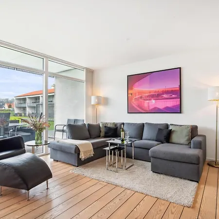 Beautiful Ground-floor With Sea View Perfect For An Coastal Vakantiehuis