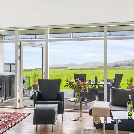Beautiful Ground-floor With A Sea View,