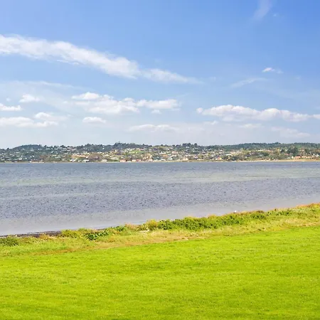 Beautiful Ground-floor With Sea View Perfect For An Coastal *